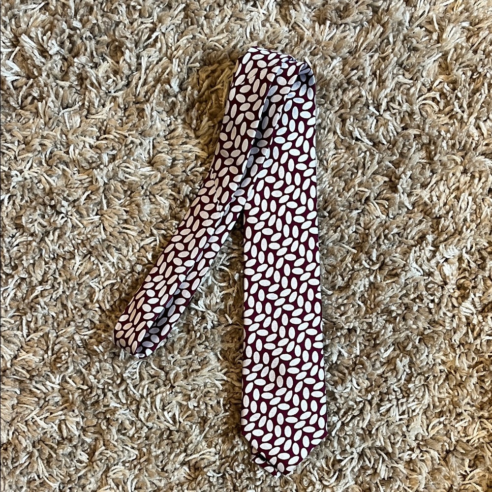 Charles Tyrwhitt Burgundy and White Patterned Tie